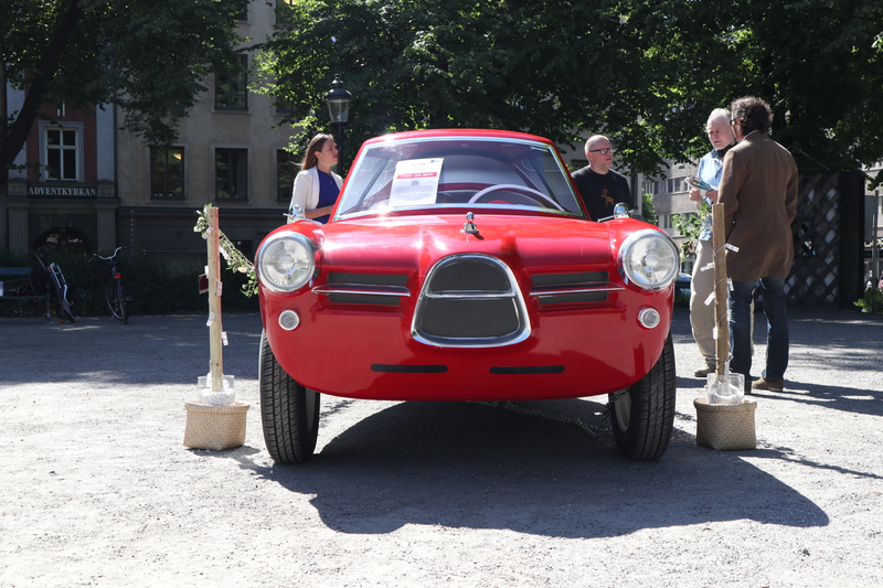 Illustration for article titled The Charming Retro Estonian Electric Trike Finally Exists In Reality, Sort Of